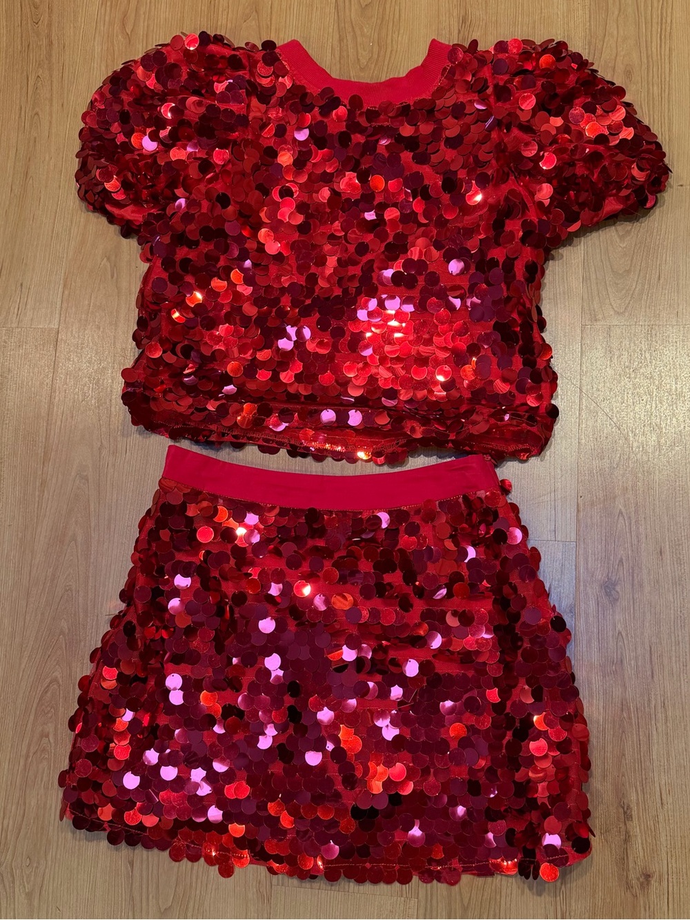 QOS Red Pailette Set